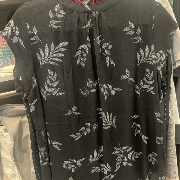 41 Hawthorn Morey Split Neck Short Sleeve Blouse - Size XL - Picture 6 of 6